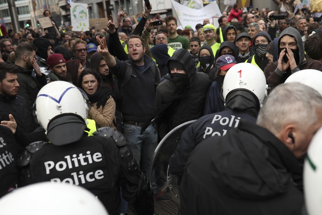 Bỉ bắt giữ 70 người biểu tình chống biến đổi khí hậu - Ảnh 2.