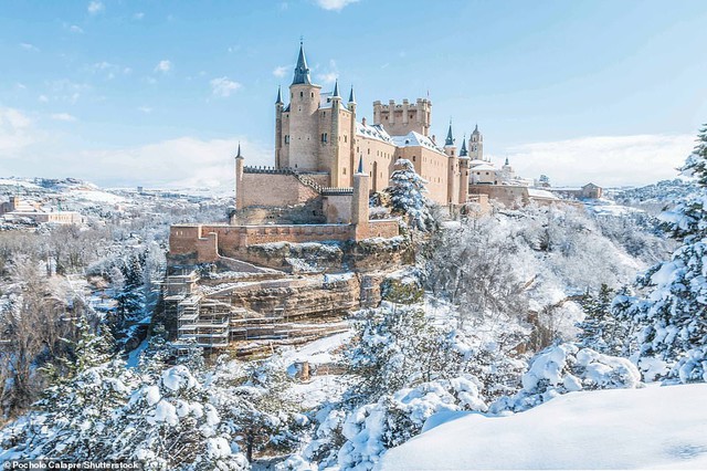 Top 10 lâu đài đẹp nhất mọi thời đại - Ảnh 3.