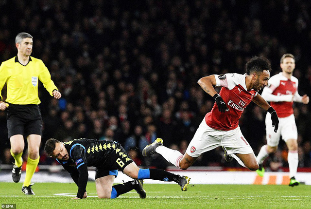 ẢNH: Arsenal thắng dễ Napoli ở tứ kết lượt đi Europa League - Ảnh 8.