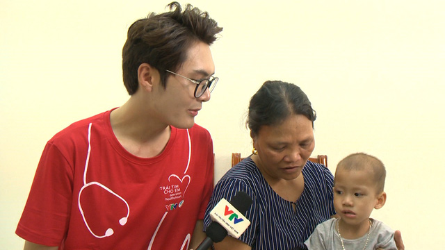 Hơn 1.300 trẻ nhỏ được khám sàng lọc tim miễn phí trong ngày đầu tổ chức khám tại Phú Thọ - Ảnh 8.