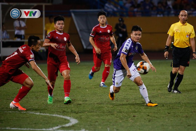 ẢNH: Thắng tối thiểu CLB TP HCM, CLB Hà Nội vươn lên dẫn đầu BXH V.League - Ảnh 7.