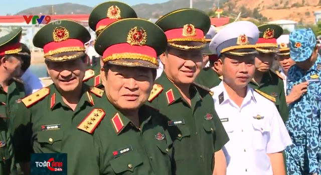 Bộ trưởng Bộ Quốc phòng thăm và làm việc với các đơn vị tại Khánh Hòa - Ảnh 1.