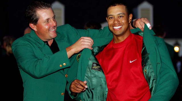 Tiger Woods tiếp tục sử dụng những bộ trang phục may mắn tại The Masters - Ảnh 1.