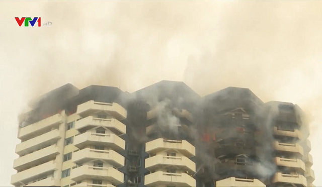 Cháy chung cư 21 tầng tại Manila, Philippines - Ảnh 1.