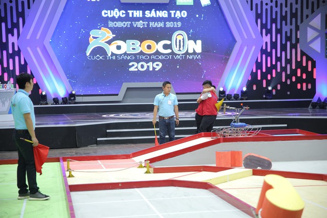 Robocon Việt Nam 2019: Xây dựng bất ngờ vượt qua người anh em Bách khoa - Ảnh 50.
