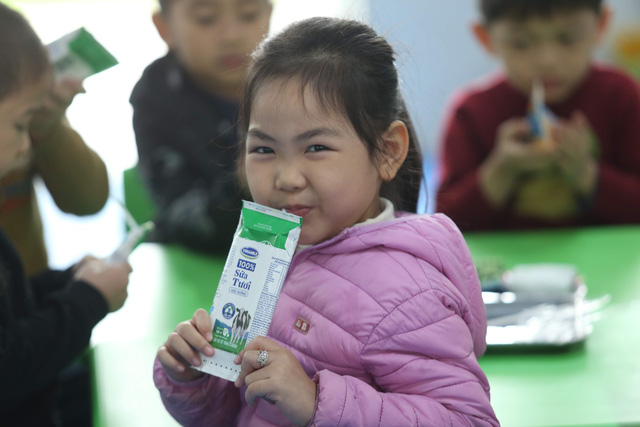 Chương trình Sữa học đường Hà Nội: Ấn tượng những con số ban đầu - Ảnh 1.