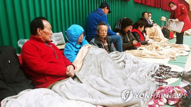 Cháy lớn tại thị trấn biên giới, Hàn Quốc sơ tán 4.000 dân - Ảnh 1.