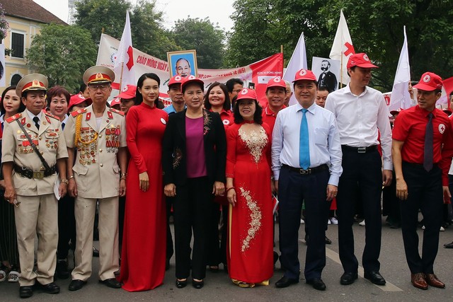 Chủ tịch Quốc hội Nguyễn Thị Kim Ngân phát động Tháng Nhân đạo năm 2019 - Ảnh 2.