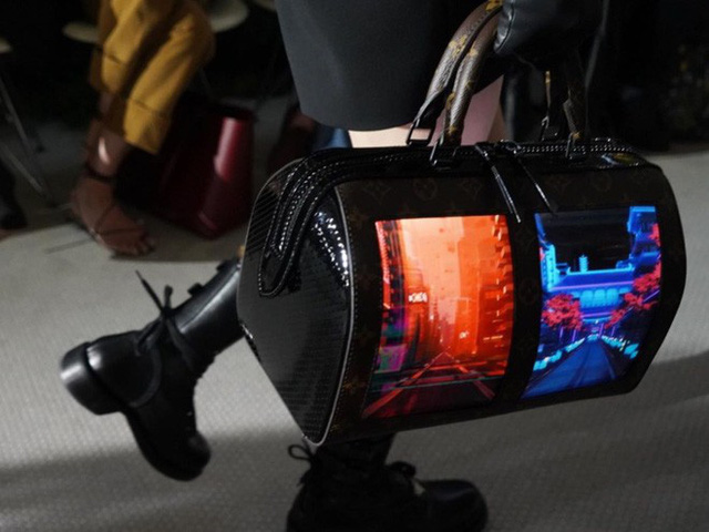 Thiết kế túi tích hợp công nghệ của Louis Vuitton gây bất ngờ giới mộ điệu - Ảnh 2.