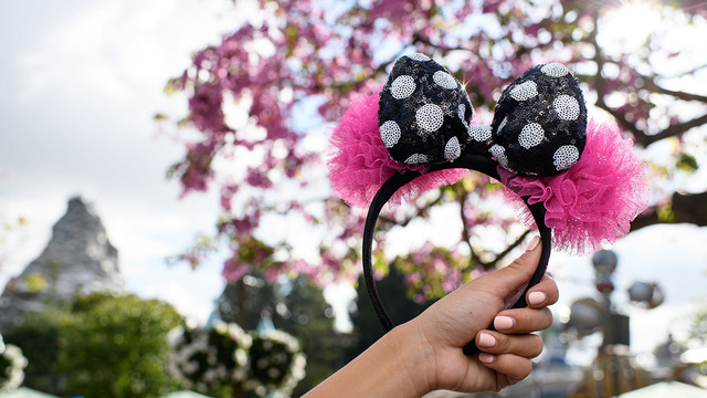 Disney “rủ” Karlie Kloss Heidi Klum ra mắt bộ sưu tập nơ chuột Mickey và Minnie - Ảnh 5.