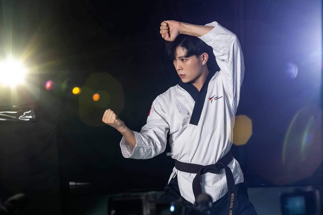 Kiện tướng Taekwondo Hồ Thanh Phong: “Tôi theo nghệ thuật không có nghĩa là bỏ thể thao” - Ảnh 1.