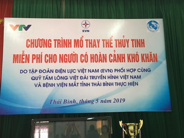 Hỗ trợ 560 triệu đồng mổ thay thể thủy tinh cho 200 người cao tuổi tại tỉnh Thái Bình - Ảnh 8.