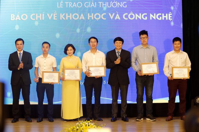 Long trọng Lễ kỷ niệm chào mừng Ngày KH&CN Việt Nam năm 2019 - Ảnh 8.