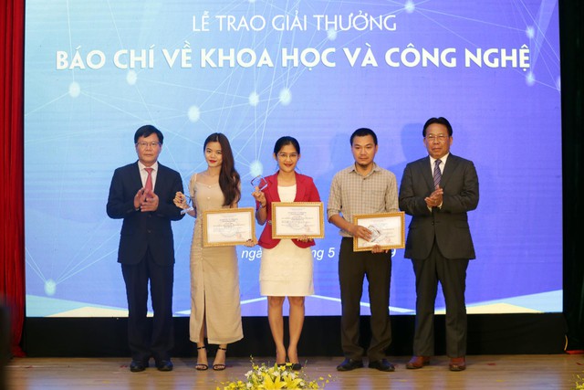 Long trọng Lễ kỷ niệm chào mừng Ngày KH&CN Việt Nam năm 2019 - Ảnh 7.