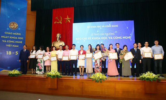 Long trọng Lễ kỷ niệm chào mừng Ngày KH&CN Việt Nam năm 2019 - Ảnh 4.