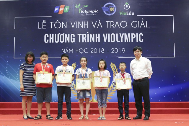 Hơn 2.000 học sinh đạt giải cuộc thi giải Toán và Vật lý qua Internet Violympic 2018 – 2019 - Ảnh 1.