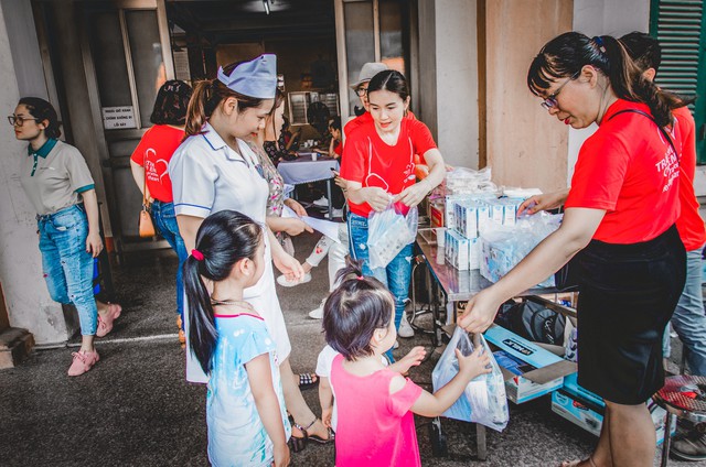 Hơn 2.200 trẻ em tại Ninh Bình được khám sàng lọc tim bẩm sinh miễn phí - Ảnh 11.