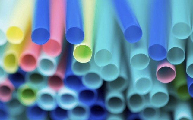 Argentina: Thủ đô Buenos Aires cấm sử dụng ống hút nhựa - Ảnh 1.