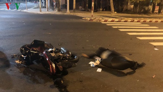 Xe khách va chạm xe máy ở Đà Nẵng, 1 thanh niên tử vong - Ảnh 2.
