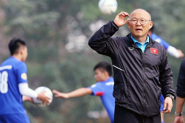 HLV Park Hang-seo sẽ tiếp tục theo dõi, đánh giá các cầu thủ Việt kiều - Ảnh 1.