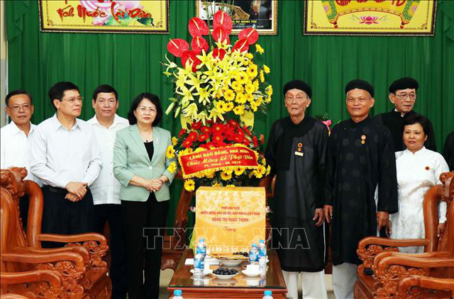 Phó Chủ tịch nước Đặng Thị Ngọc Thịnh chúc mừng lễ Phật Đản - Ảnh 2.