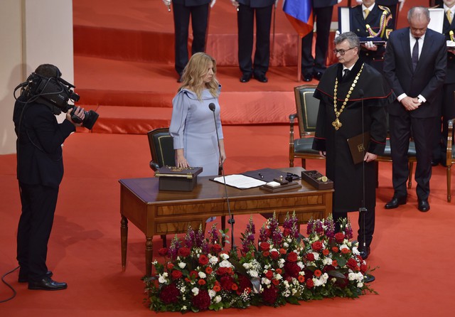 Bà Zuzana Caputova chính thức nhậm chức Tổng thống Slovakia - Ảnh 1.