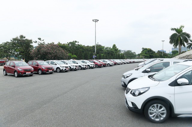 VinFast giao 650 xe Fadil tới khách hàng trong 1 ngày - Ảnh 4.