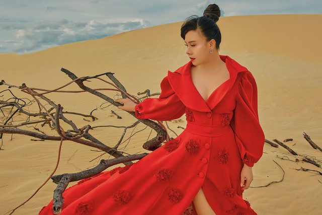 Hoa hậu Hằng Nguyễn cá tính trong bộ ảnh thời trang tại đồi cát Phan Thiết - Ảnh 7.