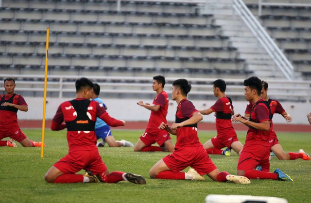 Buổi tập đầu tiên của ĐT Việt Nam tại Buriram: Khởi động nhẹ nhàng cho Kings Cup 2019 - Ảnh 3.