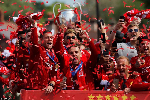 ẢNH: Biển người tại Liverpool chào đón nhà tân vô địch Champions League - Ảnh 9.