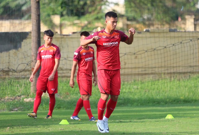 U23 Việt Nam miệt mài tập luyện chờ ngày đọ sức U23 Myanmar - Ảnh 1.