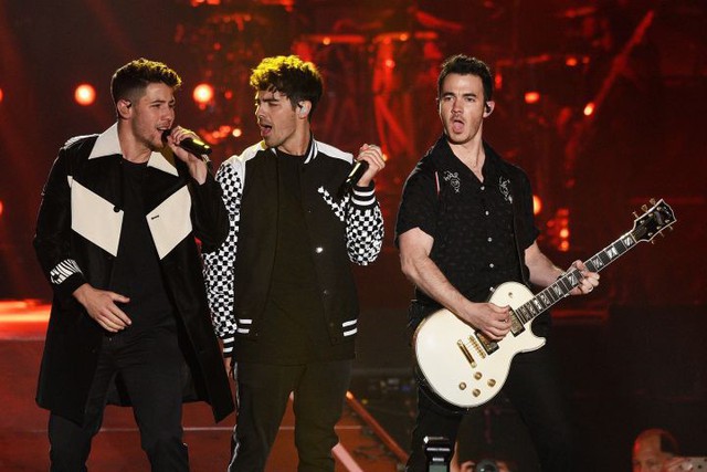 Từng “dứt áo” rời khỏi Jonas Brothers, Nick Jonas lo sợ rạn nứt tình anh em - Ảnh 2.