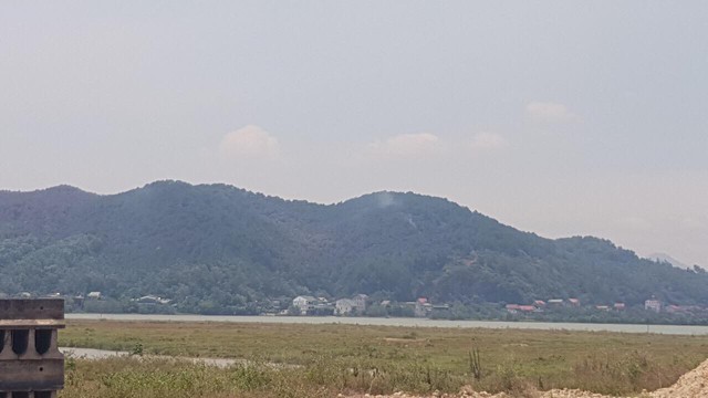 Cháy rừng tại Nghi Xuân, Hà Tĩnh cơ bản được khống chế - Ảnh 2.