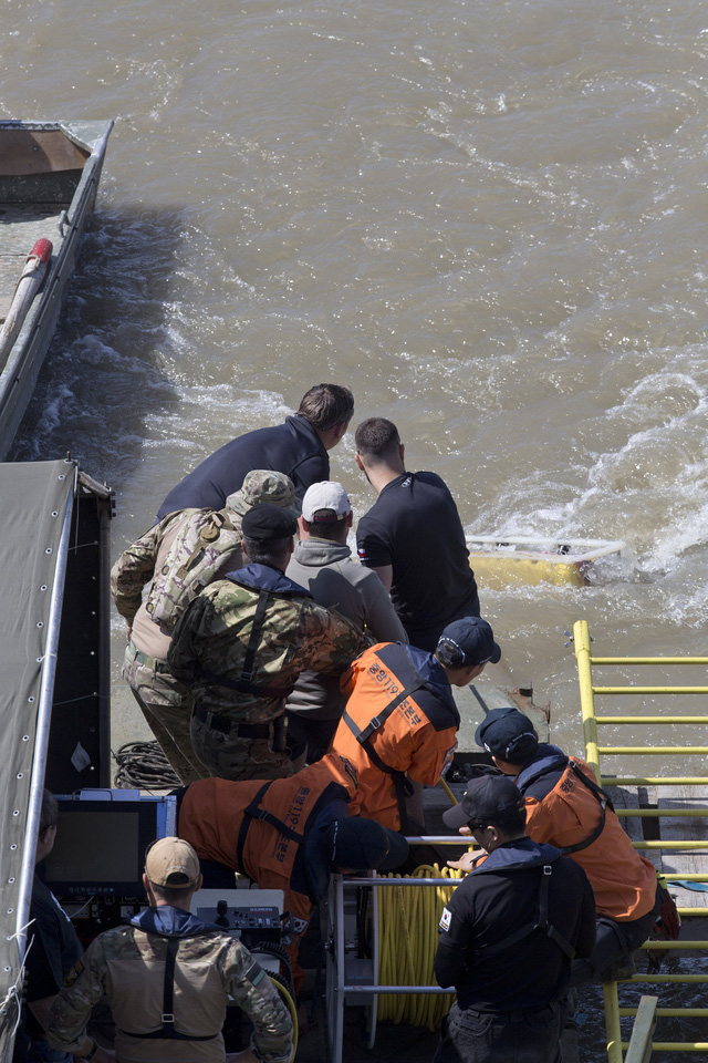 Tìm thấy thi thể thứ 9 trong vụ chìm tàu chở du khách Hàn Quốc ở Hungary - Ảnh 5.