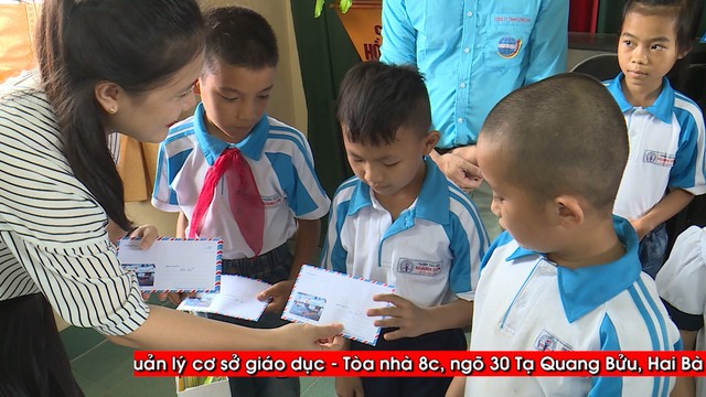 Quỹ Tấm lòng Việt trao tặng 1.400 phần quà tới các em nhỏ tỉnh Hải Dương nhân dịp Quốc tế Thiếu nhi - Ảnh 1.