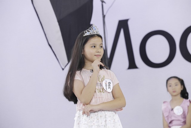 Con gái Hồng Sơn khiến dàn HLV Model Kid Vietnam ra sức chiêu dụ về đội - Ảnh 4.