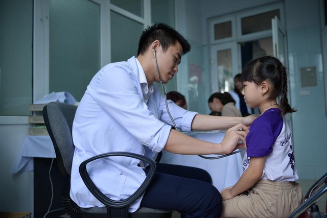 Gần 3.000 trẻ em trên địa bàn tỉnh Lai Châu được khám sàng lọc tim bẩm sinh miễn phí - Ảnh 9.