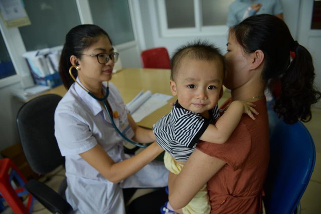 Gần 3.000 trẻ em trên địa bàn tỉnh Lai Châu được khám sàng lọc tim bẩm sinh miễn phí - Ảnh 2.