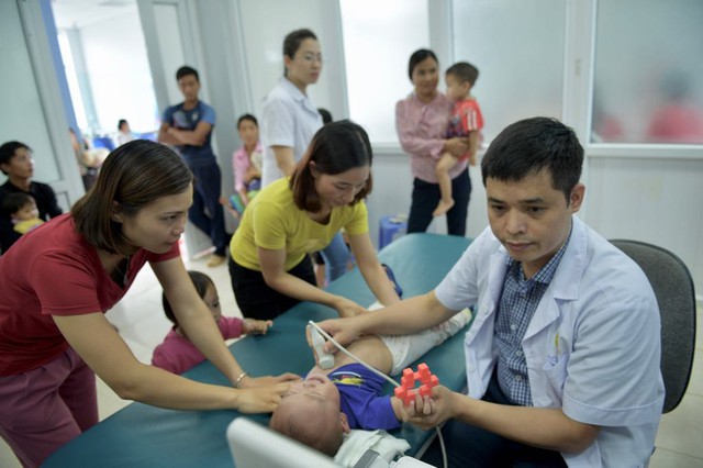 Gần 3.000 trẻ em trên địa bàn tỉnh Lai Châu được khám sàng lọc tim bẩm sinh miễn phí - Ảnh 3.