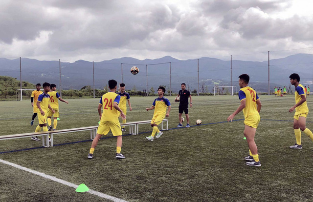 ĐT U18 Việt Nam phục hồi thể lực và chuẩn bị cho trận đấu tập thứ hai tại Gotemba - Ảnh 7.