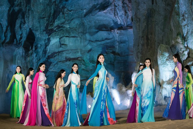 Đạo diễn Hoàng Nhật Nam đưa dàn mẫu trình diễn thời trang trong... hang động - Ảnh 2.