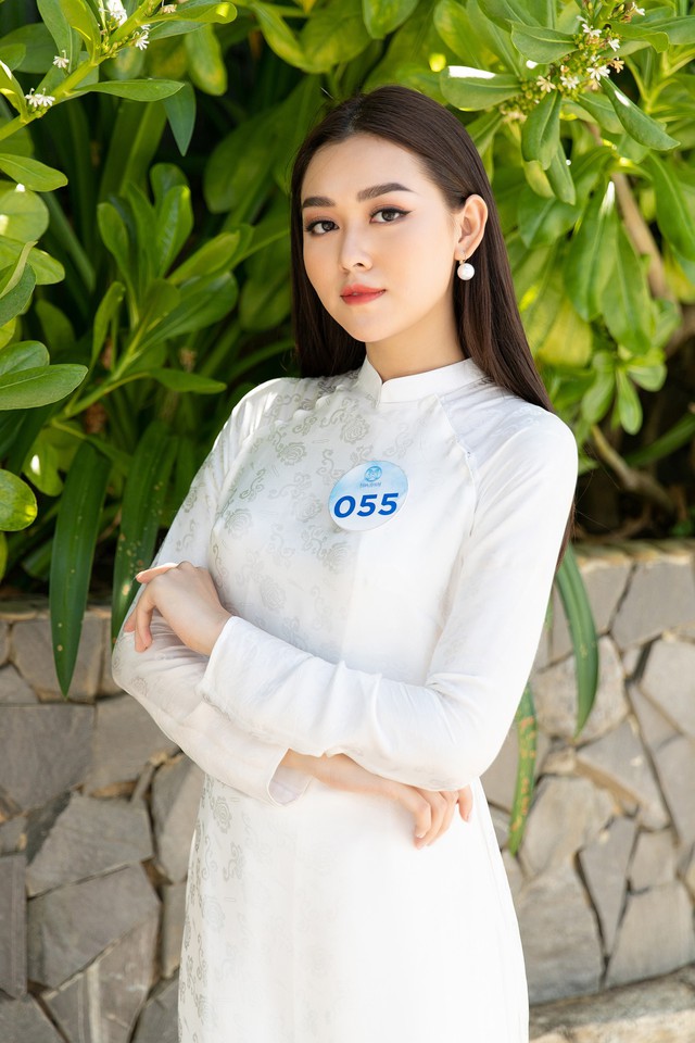 Thí sinh Miss World Việt Nam diện áo dài, nón lá check-in khắp Đà Nẵng - Ảnh 7.