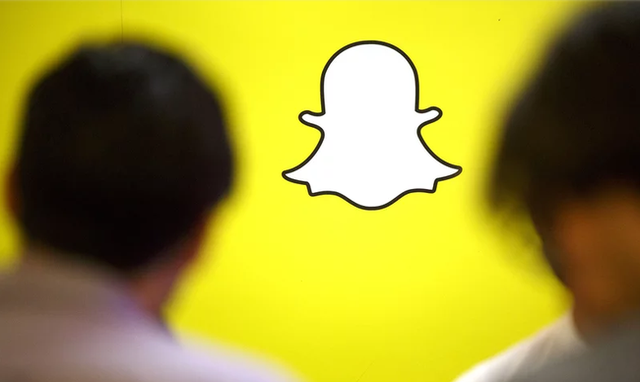 Snapchat lần đầu tiên cán mốc 200 triệu người dùng - Ảnh 1.