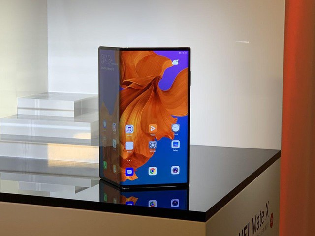 Huawei nói rằng smartphone màn hình gập Mate X chưa sẵn sàng để bán ra - Ảnh 1.