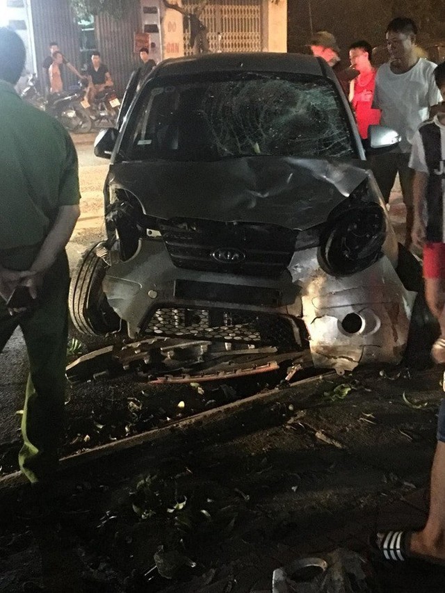 Ô tô gây tai nạn liên hoàn, 7 người bị thương - Ảnh 1.