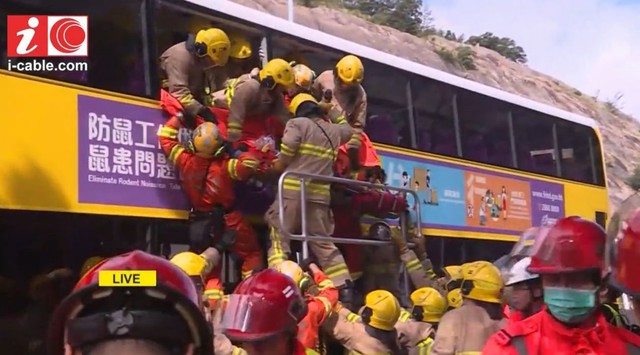 Tai nạn xe bus nghiêm trọng ở Hong Kong, Trung Quốc - Ảnh 2.