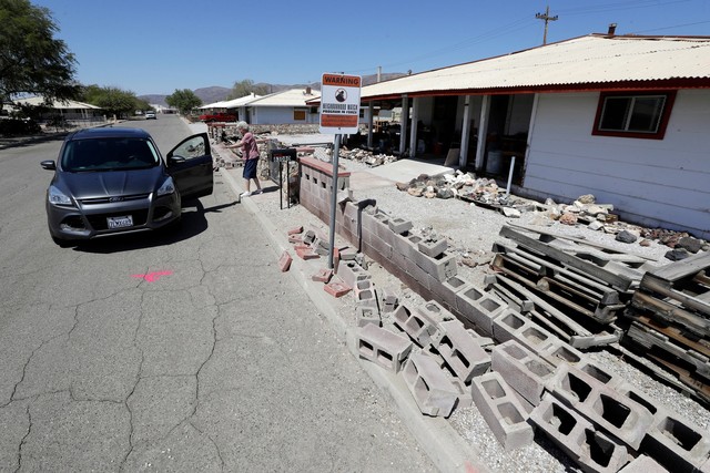 Ban bố tình trạng khẩn cấp ở California (Mỹ) sau 2 trận động đất liên tiếp - Ảnh 7.