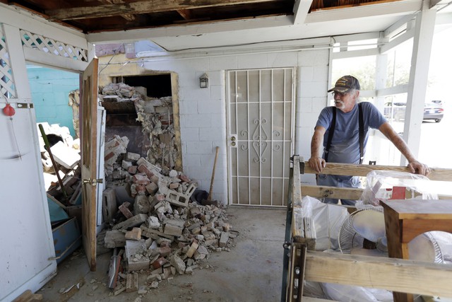 Ban bố tình trạng khẩn cấp ở California (Mỹ) sau 2 trận động đất liên tiếp - Ảnh 9.