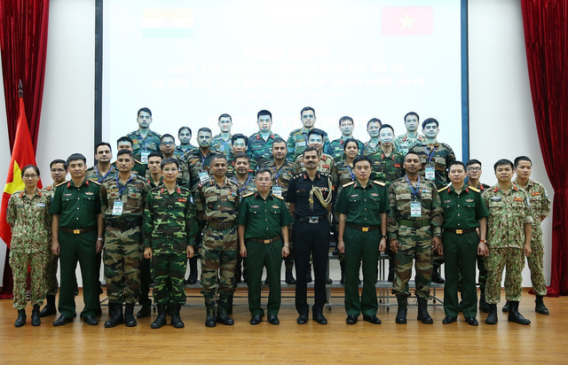 30 cán bộ, sỹ quan Việt Nam và Ấn Độ diễn tập chung trên sa bàn về Gìn giữ hòa bình LHQ - Ảnh 2.