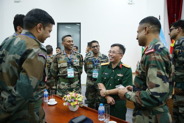 30 cán bộ, sỹ quan Việt Nam và Ấn Độ diễn tập chung trên sa bàn về Gìn giữ hòa bình LHQ - Ảnh 1.